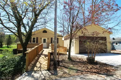 745 Mcroberts Ave, Aurora, OH 44202