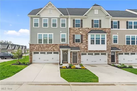 3419 Links Dr, Akron, OH 44333