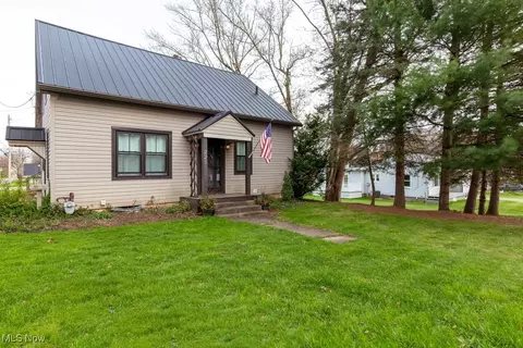 221 5th St SW, Sugarcreek, OH 44681