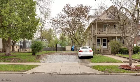 126-128 Grand Ave, Akron, OH 44302