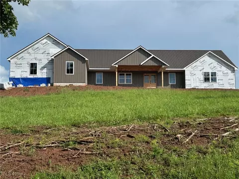 908 Wynncrest Dr, Marietta, OH 45750
