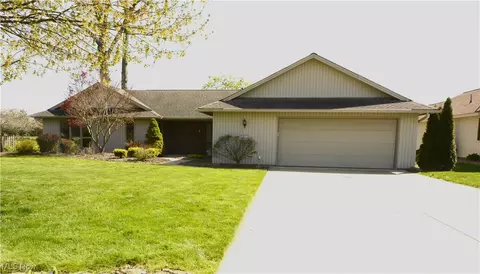 8824 Gatewood Dr, North Ridgeville, OH 44039