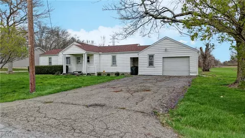 3041 38th St SW, Canton, OH 44706