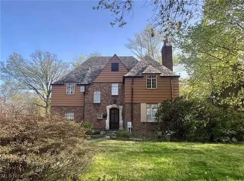 16400 Glynn Rd, Cleveland Heights, OH 44112