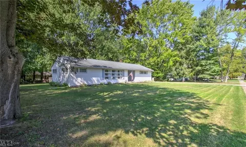 7368 Hopkins Rd, Mentor, OH 44060