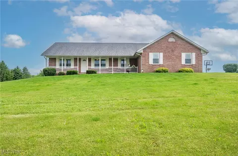 13584 Orrville St NW, North Lawrence, OH 44666