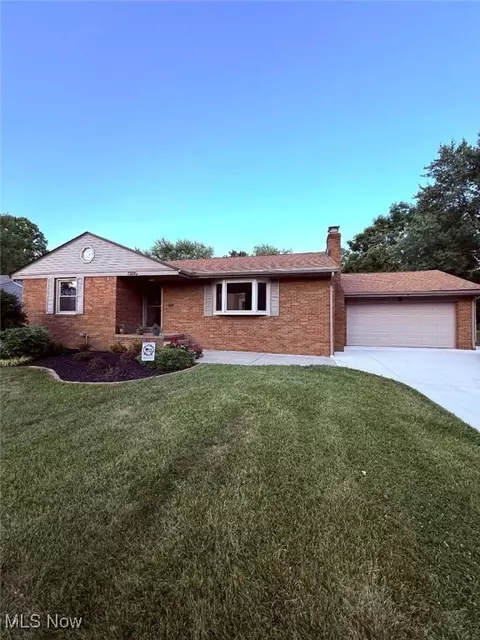 7329 Clovermeade Ave, Poland, OH 44514