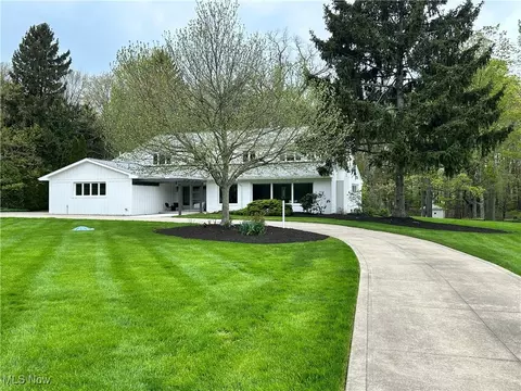 6745 Gates Mills Blvd, Gates Mills, OH 44040