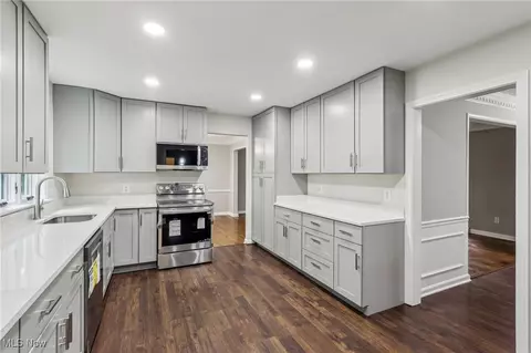 7558 E Parkside Dr, Boardman, OH 44512 photo 11