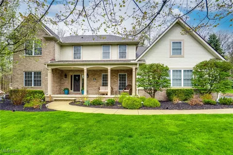 7860 Bainbrook Dr, Chagrin Falls, OH 44023