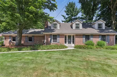 422 Glenwoods Ct, Boardman, OH 44512