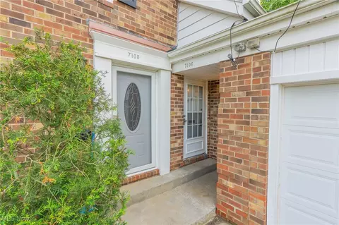 34112 Chagrin Blvd #7106, Moreland Hills, OH 44022
