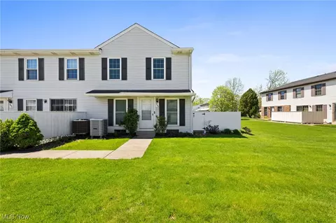 6500 Liberty Bell Dr #30C, Brook Park, OH 44142