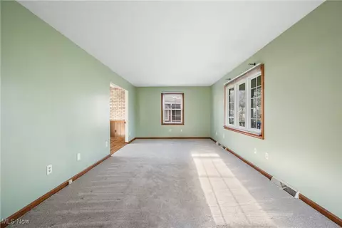 Living - 343 Wayne Ave, Akron, OH 44301 photo 3 of 4