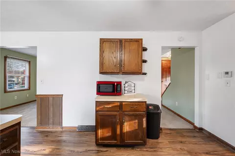 Entry Way - 343 Wayne Ave, Akron, OH 44301 photo 1 of 5