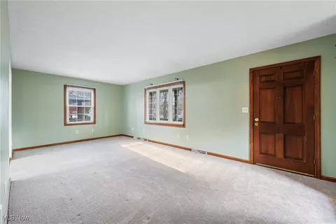 Living - 343 Wayne Ave, Akron, OH 44301 photo 1 of 4