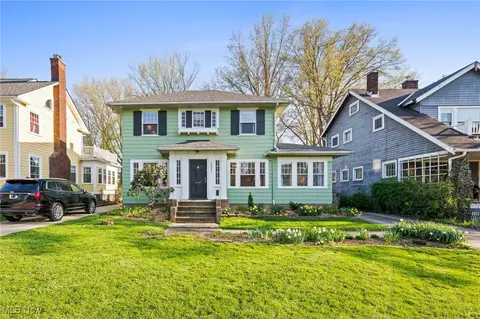 3262 Bradford Rd, Cleveland Heights, OH 44118