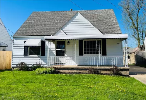 723 Roosevelt Ave, Cuyahoga Falls, OH 44221