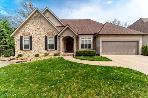 1 Riverside Dr, Rocky River, OH 44116