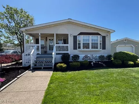 381 Golfway Dr, Painesville, OH 44077
