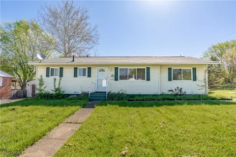3002 Maxine Ave NE, Canton, OH 44705