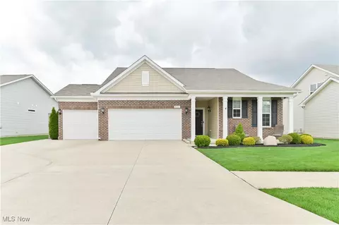 8016 Cotswold Dr, Mentor, OH 44060