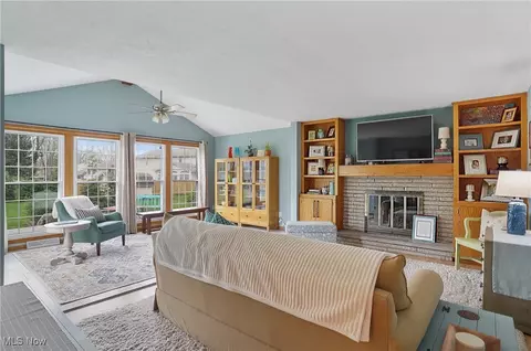 8040 Aquadale Dr, Boardman, OH 44512 photo 9