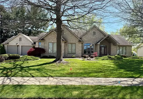 1520 Red Coach St SE, North Canton, OH 44720
