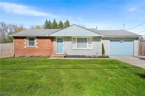 9910 Knollwood Ridge Dr, Concord, OH 44060
