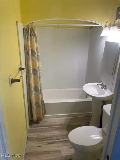 Bath - 136 W 7th St, Dover, OH 44622 photo 2 of 2
