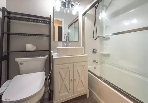Bath - 7275 Eric Dr, Mentor, OH 44060 photo 2 of 2