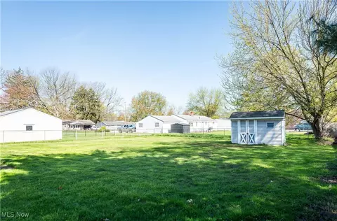 Exterior - 7275 Eric Dr, Mentor, OH 44060 photo 9 of 11