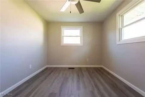 Bedroom - 7275 Eric Dr, Mentor, OH 44060 photo 3 of 4