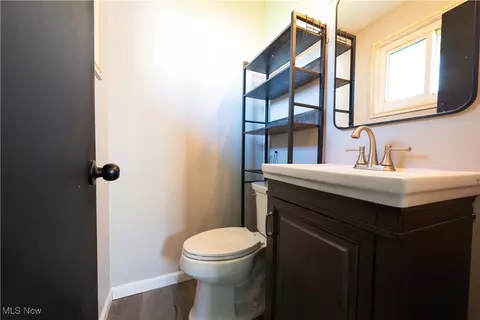 Bath - 7275 Eric Dr, Mentor, OH 44060 photo 1 of 2