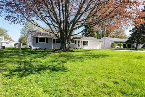 Exterior - 7275 Eric Dr, Mentor, OH 44060 photo 2 of 11