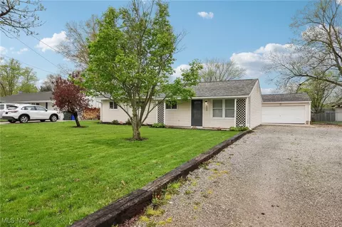 3568 Elmhurst Ct, Kent, OH 44240