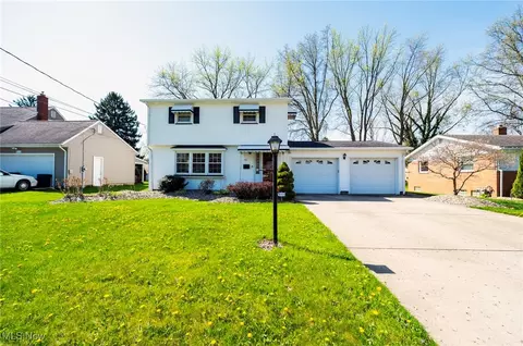 911 Larkridge Ave, Youngstown, OH 44512