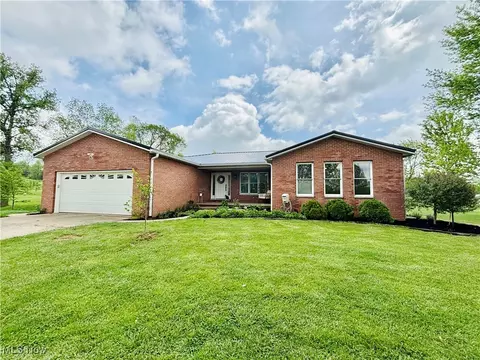 240 Anderson Rd, Fleming, OH 45729