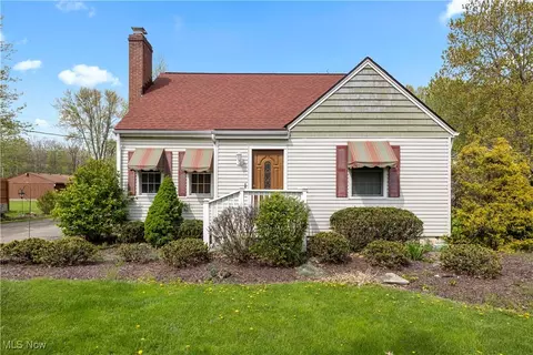7684 Fitch Rd, Olmsted Twp, OH 44138