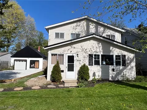 1005 Hayes Ave, Willoughby, OH 44094