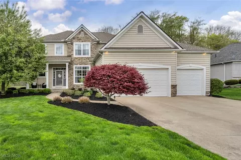 12295 Summerwood Dr, Concord, OH 44077