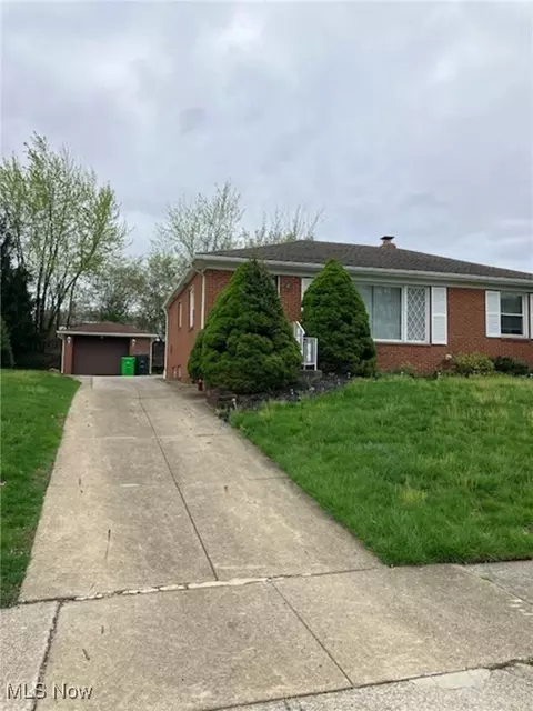 9320 David Rd, Garfield Heights, OH 44125