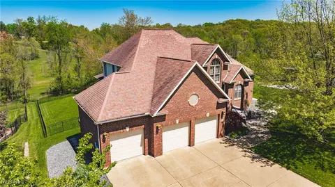 24 Westwood Dr, Parkersburg, WV 26101