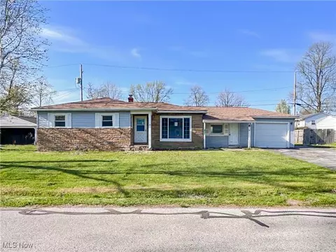 7427 Primrose Dr, Mentor On The Lake, OH 44060