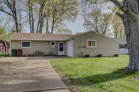 Exterior - 42931 Haven Dr, Elyria, OH 44035 photo 2 of 5