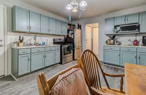 Kitchen - 42931 Haven Dr, Elyria, OH 44035 photo 2 of 2