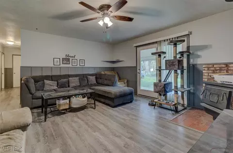 Living - 42931 Haven Dr, Elyria, OH 44035 photo 1 of 1