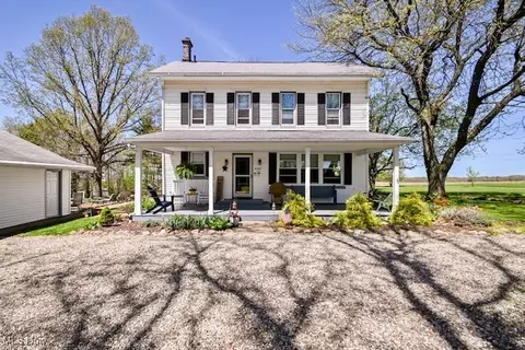 6367 Easton St NE, Louisville, OH 44641
