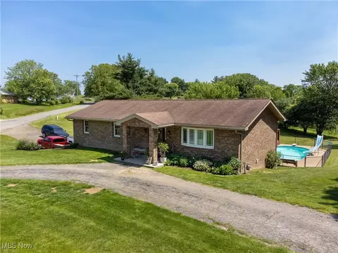 48458 Greenbrier Dr, Saint Clairsville, OH 43950