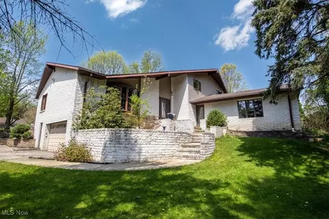 1006 Stony Hill Rd, Hinckley, OH 44233